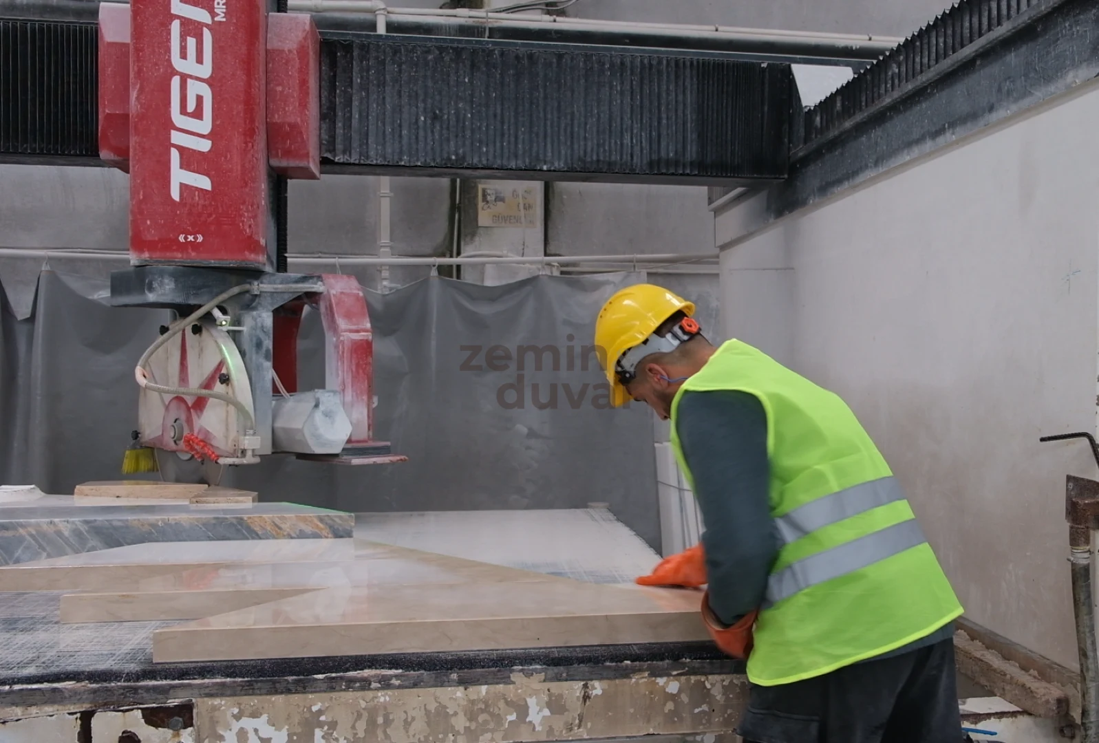 Zemin & Duvar üretim ve işleme — Afyonkarahisar mermer fabrikası
